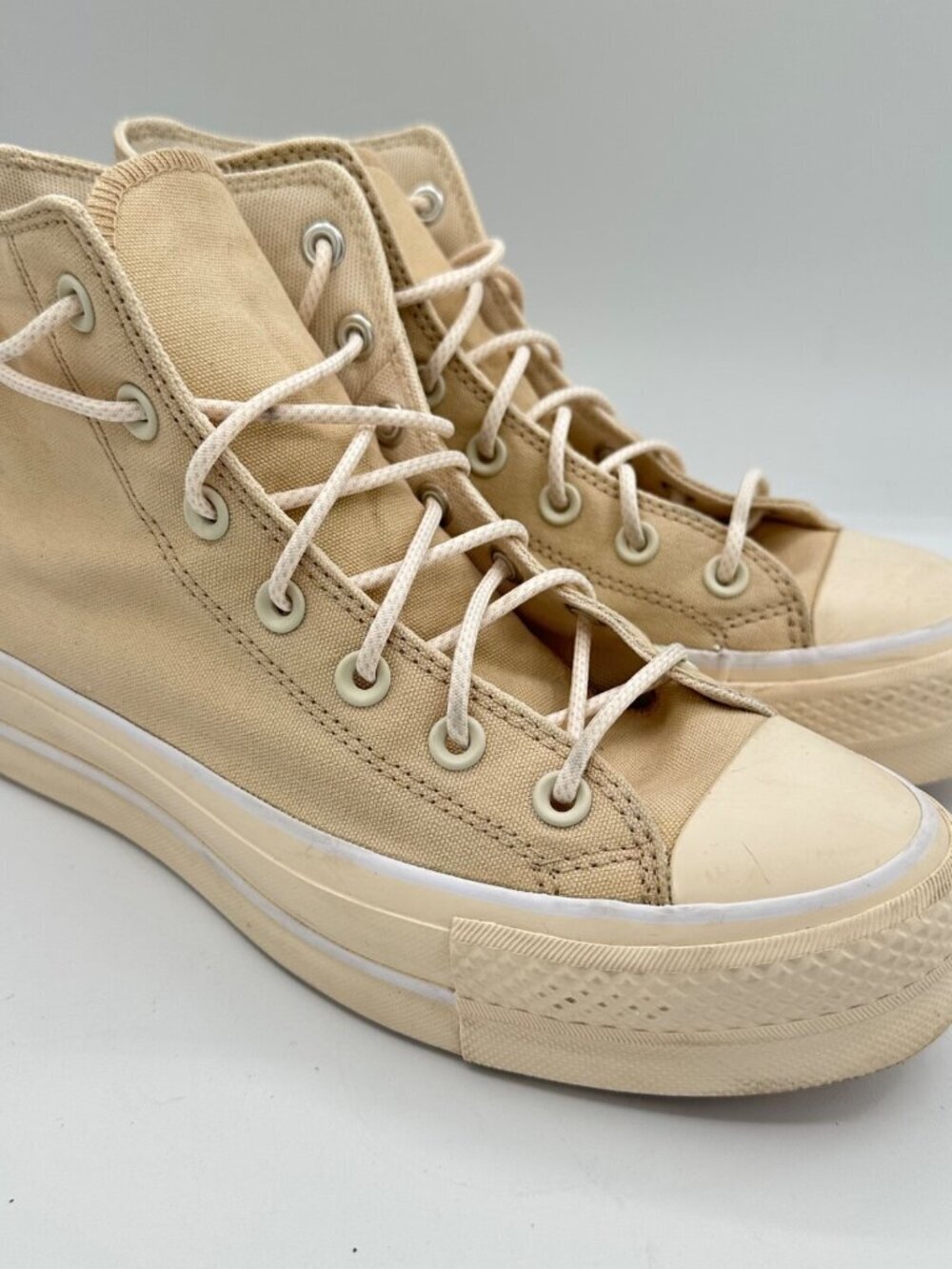 Chuck Taylor All Star Lift Platform Utility Hike Oat Milk women's size 8.5
